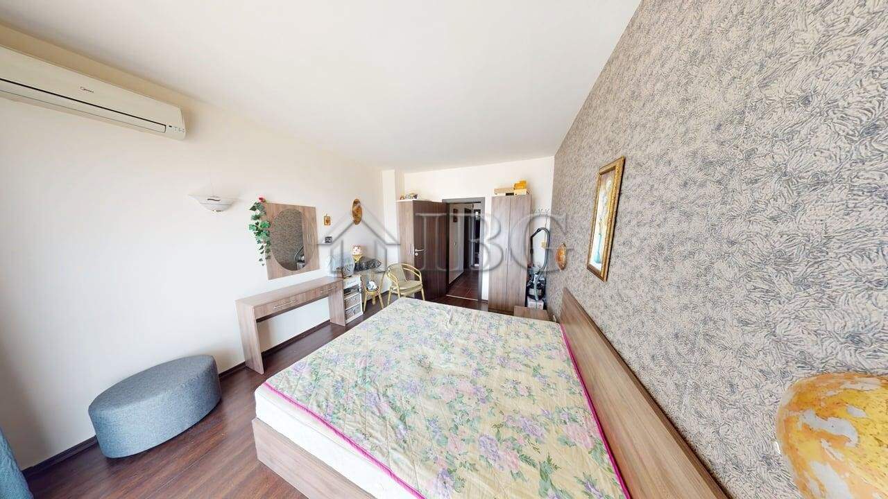 Spacious two-story maisonette located in the Imperial Heights complex, Kosharitsa, offering modern l.