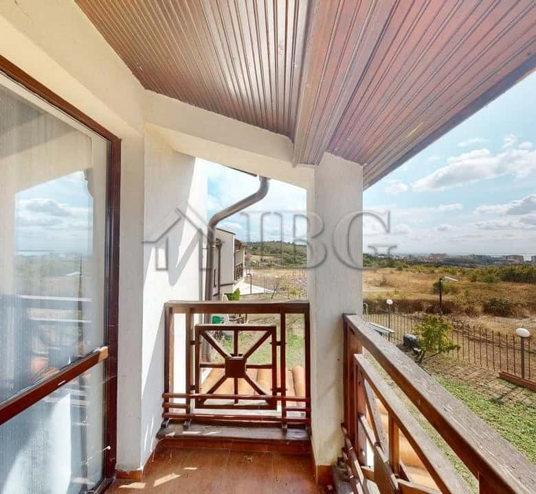 Spacious two-story maisonette with balcony in Imperial Heights, Kosharitsa, offering scenic views an.
