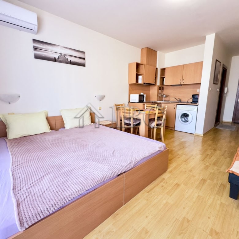 Cozy studio apartment in Panorama Bay 1, Sveti Vlas, ideal for holiday or investment.