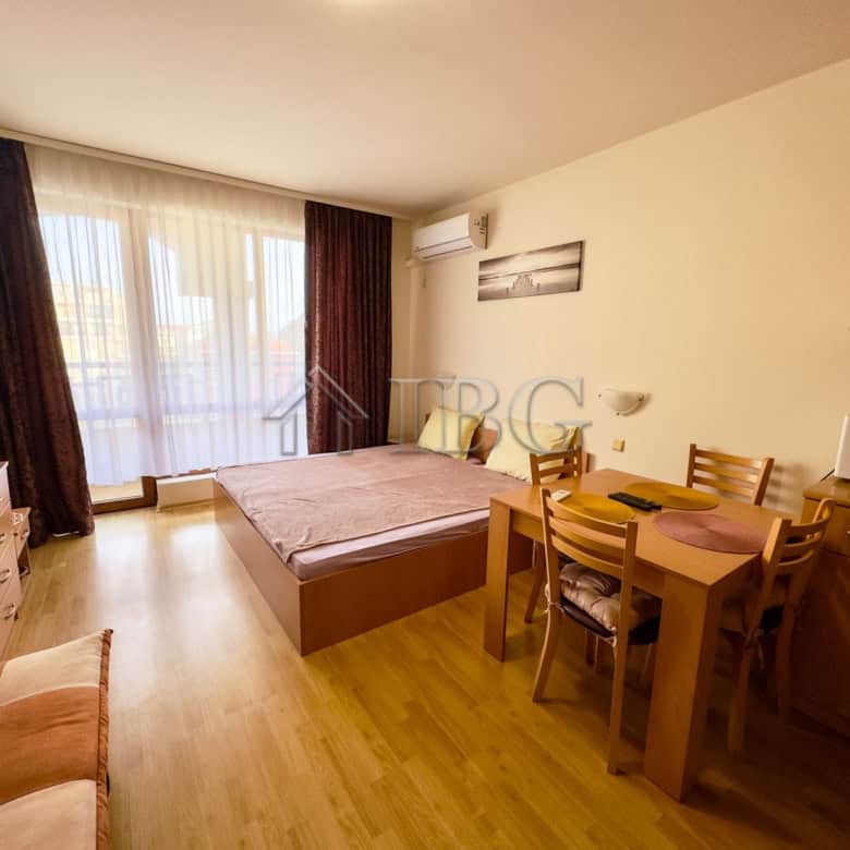 Bright studio apartment with sea views in Panorama Bay 1, Sveti Vlas, ideal for investment or holida.