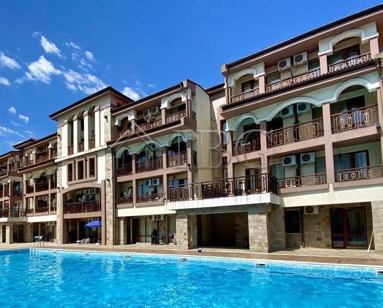 Bright studio apartment for sale at Panorama Bay 1, Sveti Vlas, with pool views and modern amenities.