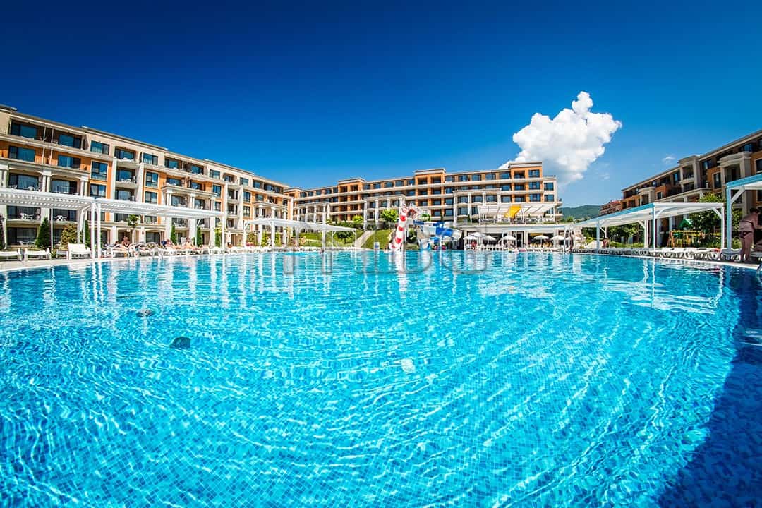 Apartment (1+1) for Sale | Premier Fort Beach, Sveti Vlas Apartment (1+1) with pool view at Premier Fort Beach, Sveti Vlas, Bulgaria.