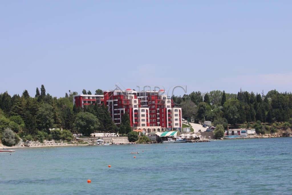 Modern 2-bedroom apartment with direct access to the beach in Nessebar, offering stunning sea views.