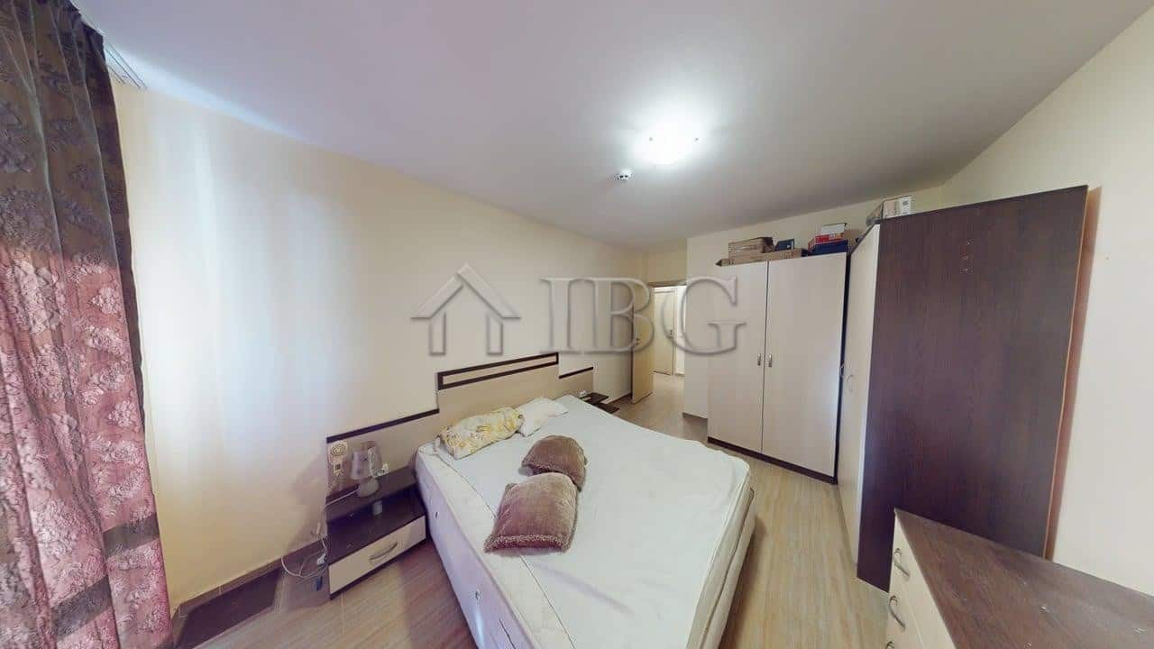 Cozy one-bedroom apartment for sale in Rio with modern furnishings and spacious layout.