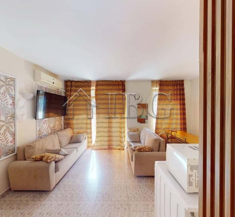 Cozy studio with balcony overlooking green yard in Royal Dreams, Sunny Beach.