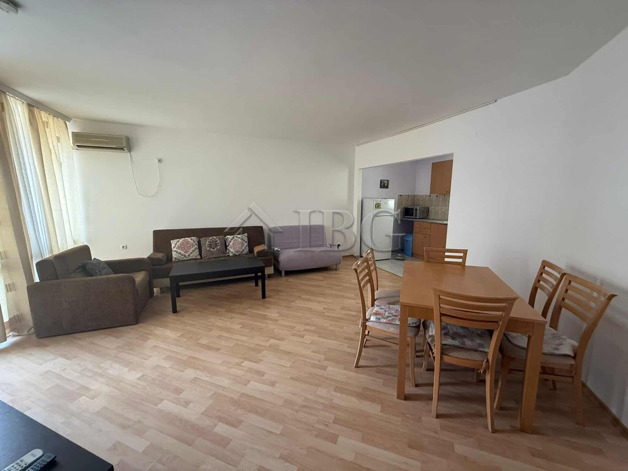 Bright 2-bedroom apartment with three balconies in Sands Complex, Sunny Beach.