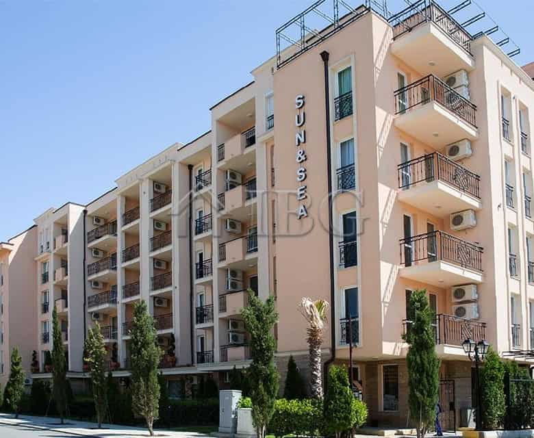 Bright 2-bedroom apartment with sea views in Sunny Beach, perfect for holiday or investment.