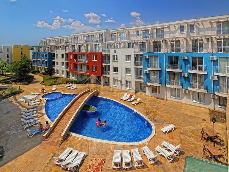 Bright 2-bedroom apartment with pool view in Sunny Day 3, Sunny Beach.