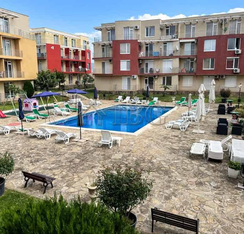 Apartment with pool and garden view in Sunny Day 5 complex.