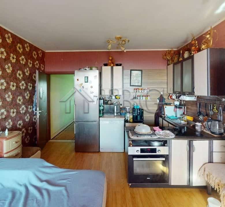 Bright two-bedroom apartment in Sunny House Complex, Kosharitsa, Bulgaria.