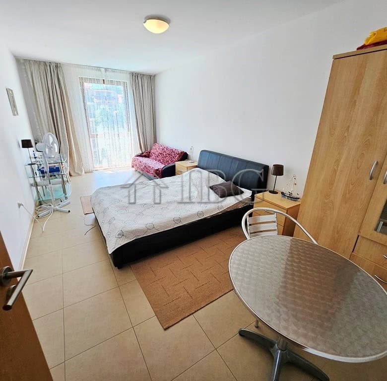 Spacious 2-bedroom apartment with pool and sunny north-facing views in Sunny Beach. Modern furnishin.