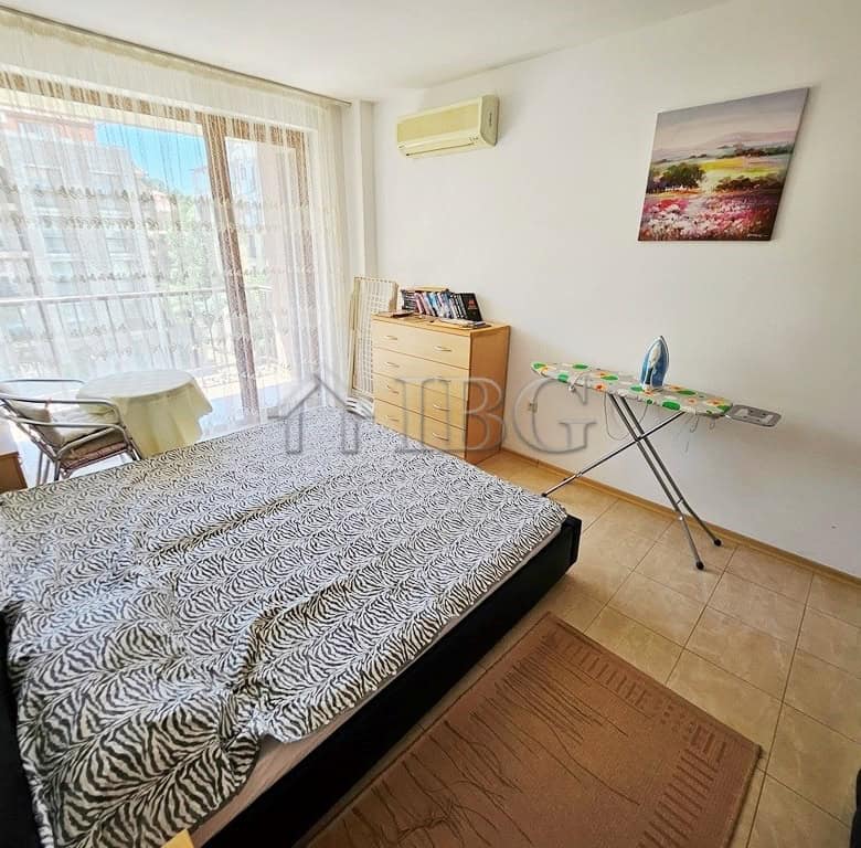 Bright apartment with 2 bedrooms, 2 bathrooms, pool view, and sunny balcony in Sunny Beach.