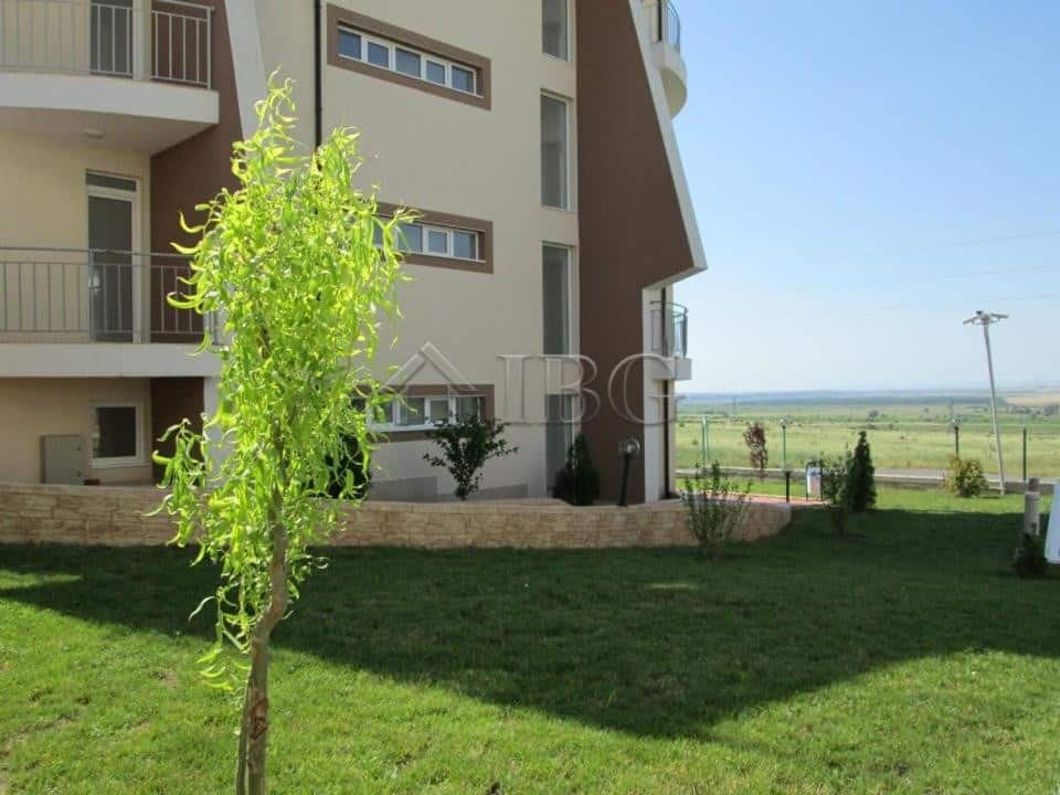 Apartment with garden access in Sunset Kosharitsa, Bulgaria.