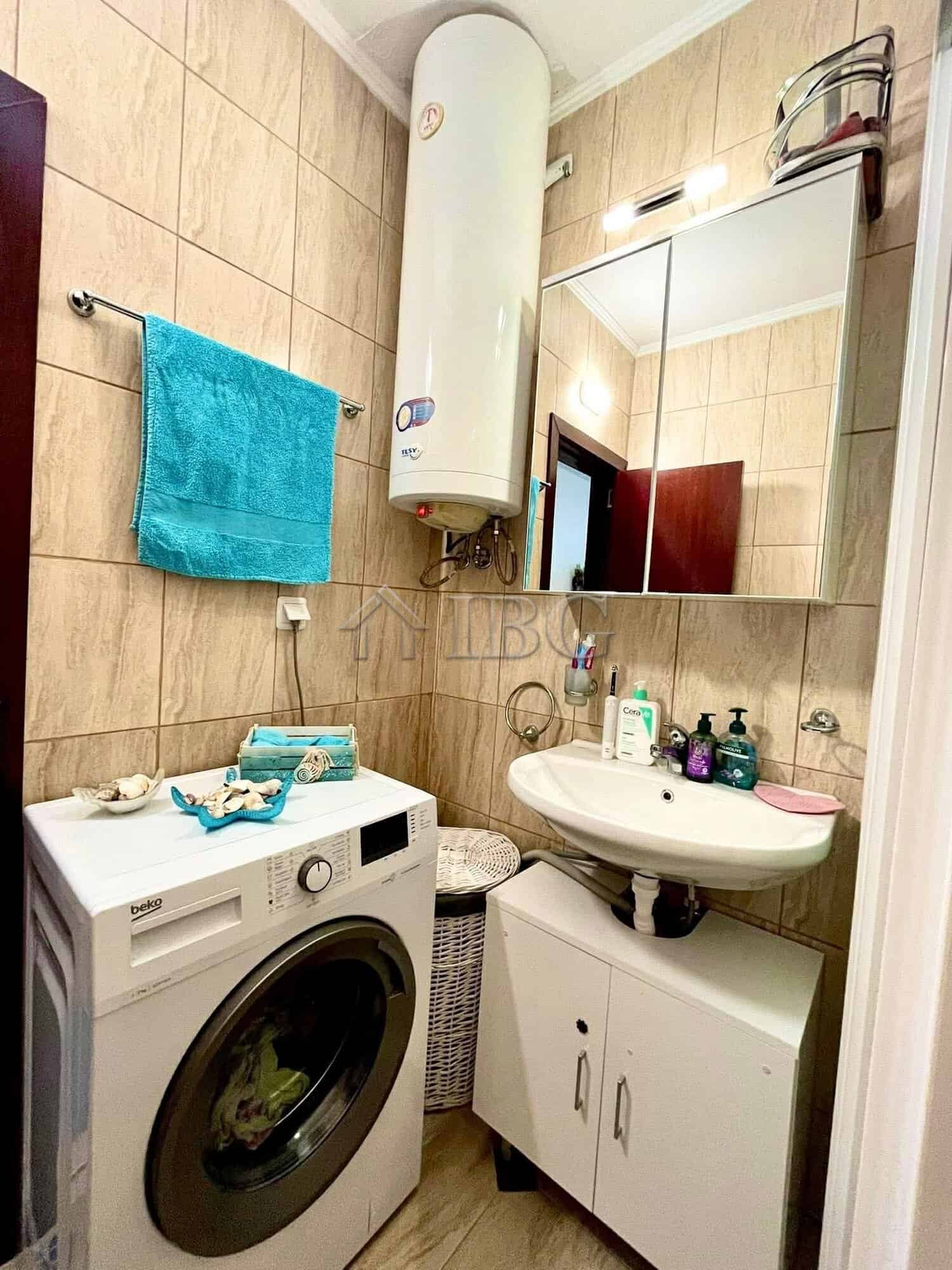 Affordable studio with balcony and low maintenance fee in Ravda.