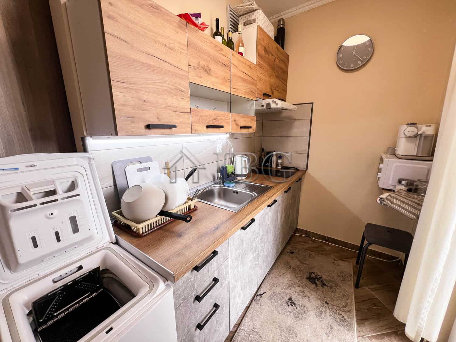 Bright apartment with modern kitchen and pool view in Sunny Beach. Perfect for relaxing stays and co.