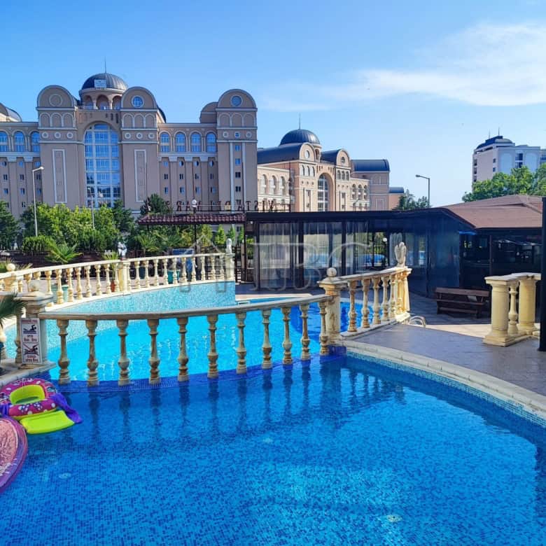 Bright modern studio with pool and cityscape view in Sveti Vlas. Perfect for relaxing holidays and s.