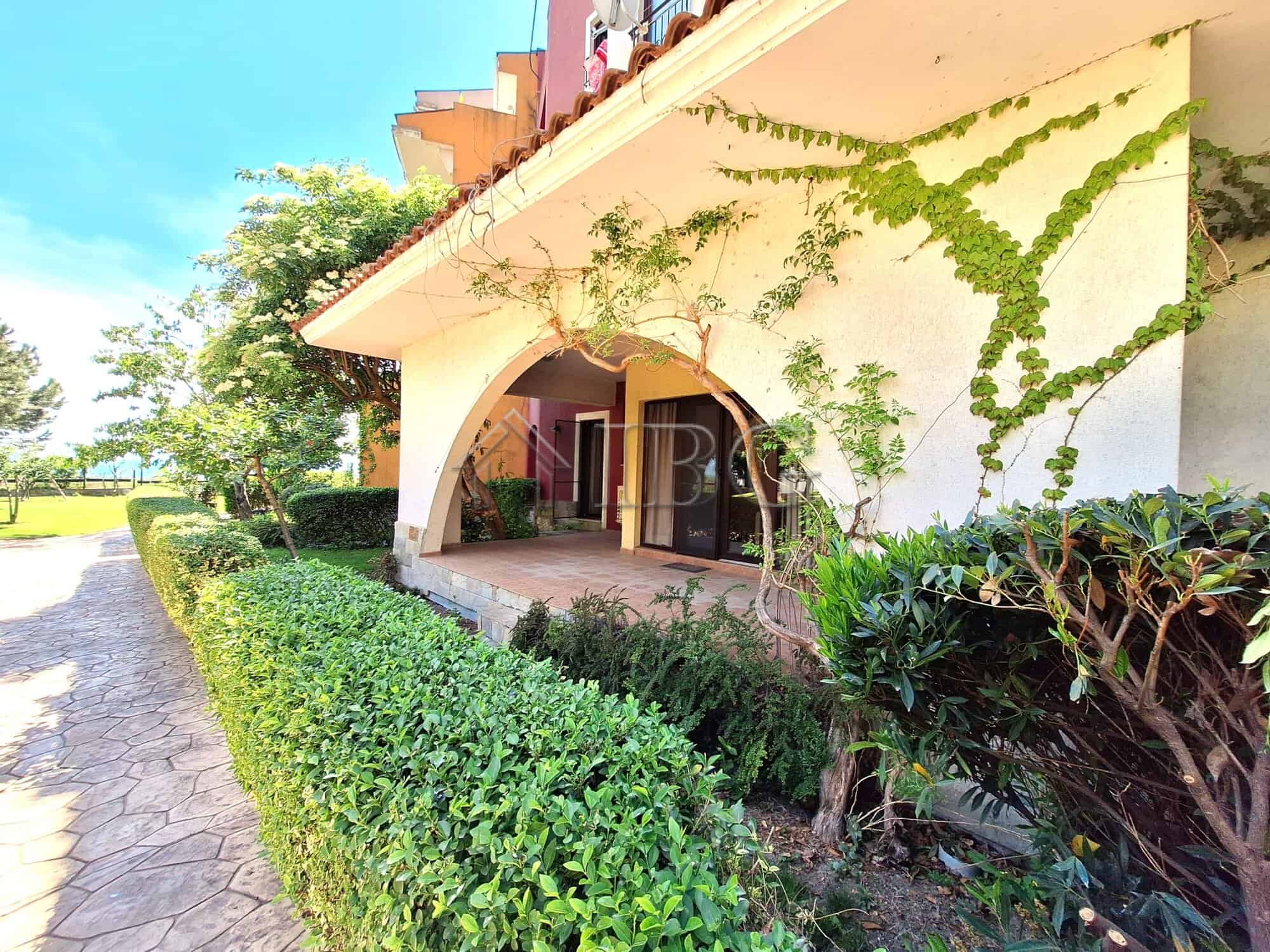 Spacious 2-bedroom apartment with private veranda, overlooking park and sea, located in Marina Cape,.