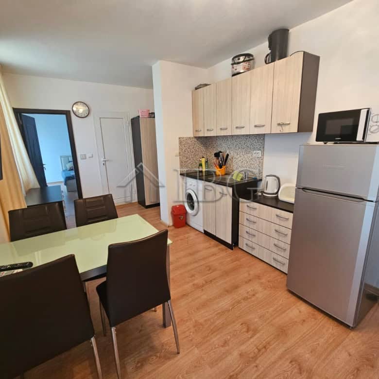 Bright 1-bedroom apartment with modern kitchen in Sunny Beach. Perfect for comfortable living or vac.