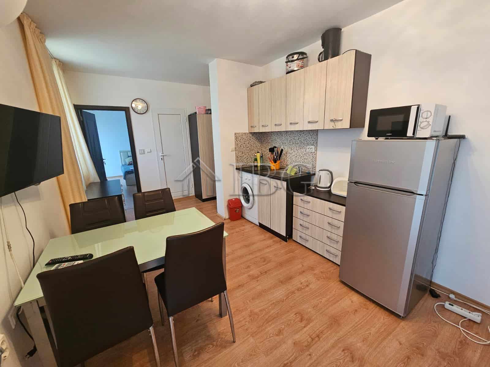 Bright 1-bedroom apartment with modern kitchen in Sunny Beach. Perfect for comfortable living or vac.