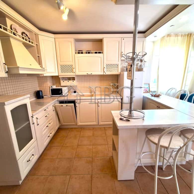 Spacious 2-bedroom apartment featuring a pool view in the Breeze complex, Sunny Beach. Perfect for c.