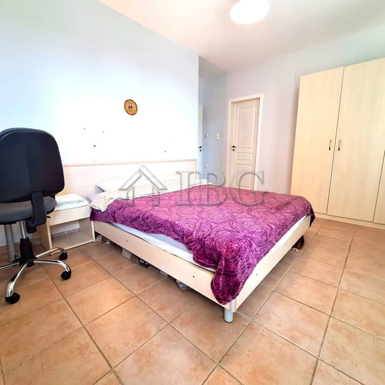 Spacious 2-bedroom apartment featuring a pool view in Breeze complex, Sunny Beach. Perfect for comfo.