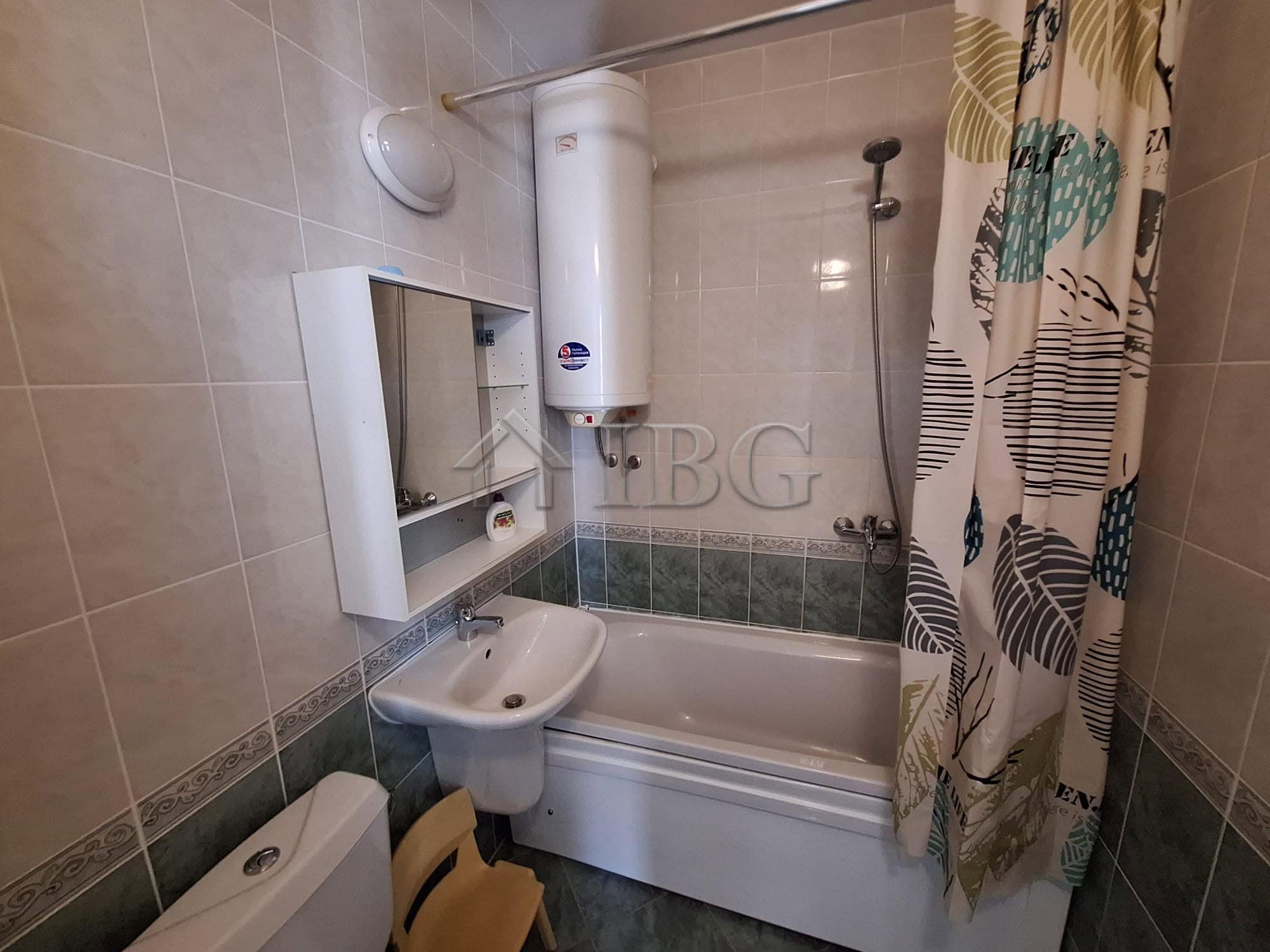 Spacious 2-bedroom apartment overlooking the pool at Breeze complex, Sunny Beach. Perfect for relaxi.