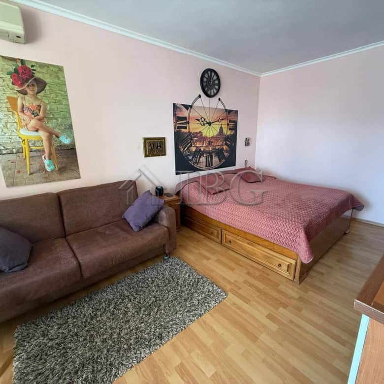 Bright studio apartment with balcony in Sun City 1, Sunny Beach.