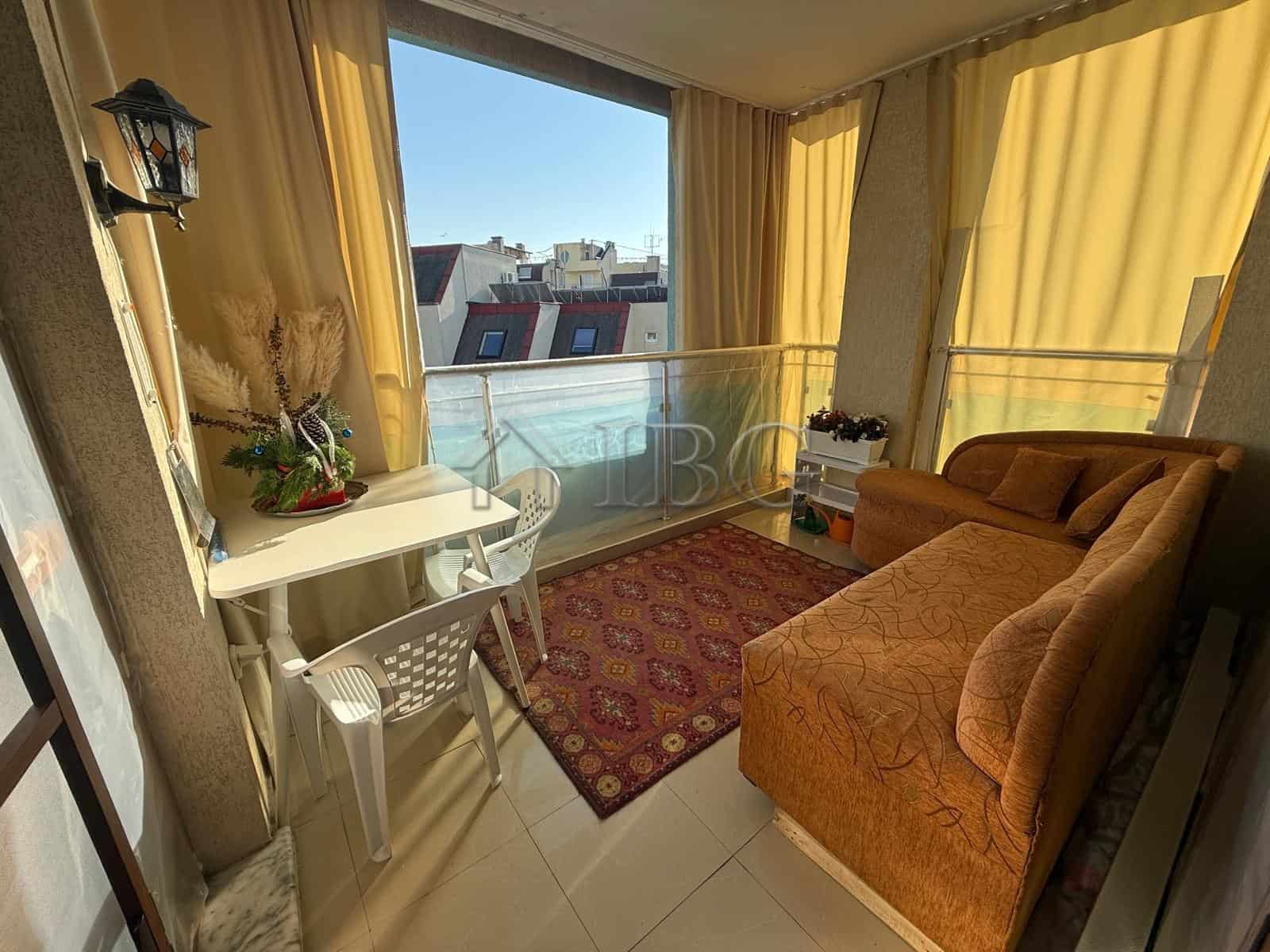 Bright studio with balcony and city views in Sun City 1, Sunny Beach. Perfect for comfortable living.