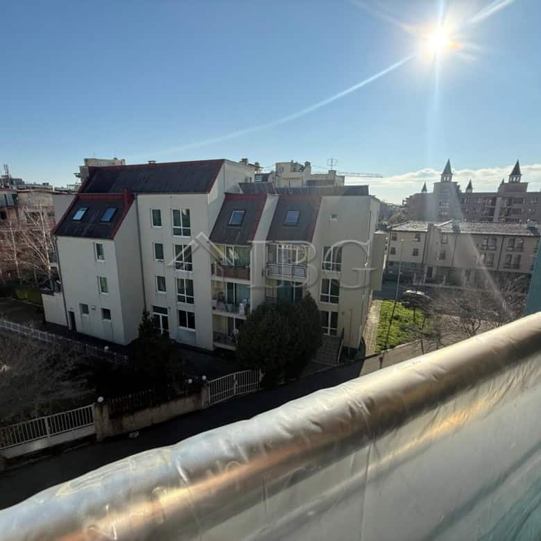 Modern studio apartment with balcony and city views in Sun City 1, Sunny Beach.