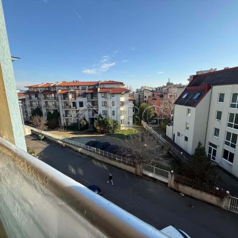 Bright studio apartment with balcony overlooking residential area in Sun City 1, Sunny Beach.