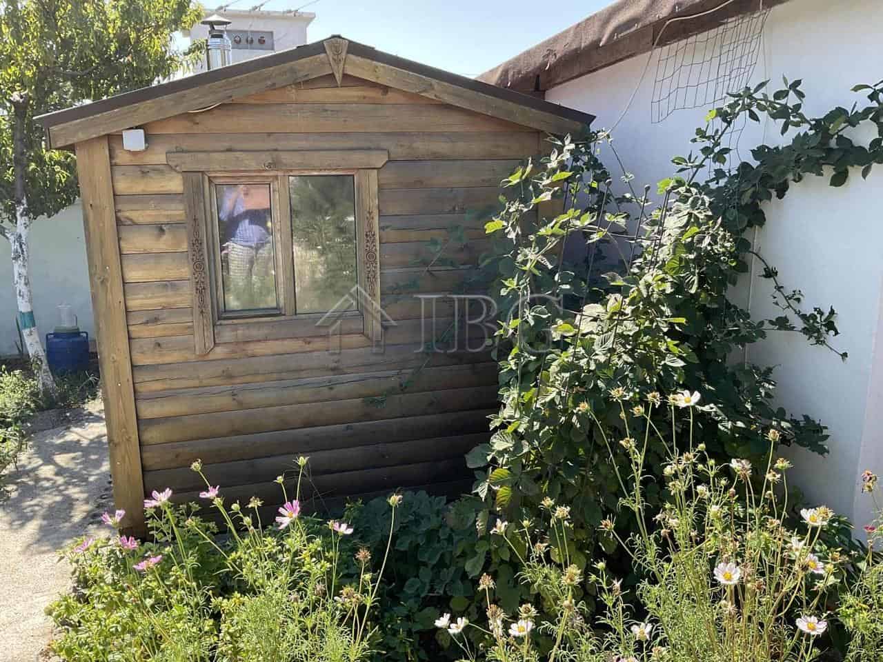 Renovated 3-bedroom house just 5 km from the sea in Kamenar district, Pomorie, with a garden and out.