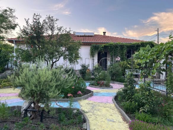 Renovated 3-bedroom house just 5 km from the sea in Kamenar district, Pomorie. Quiet location with l.