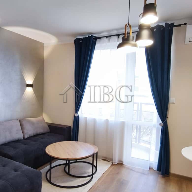 Furnished studio with balcony overlooking the sea in Sveti Vlas, perfect for relaxing holidays.