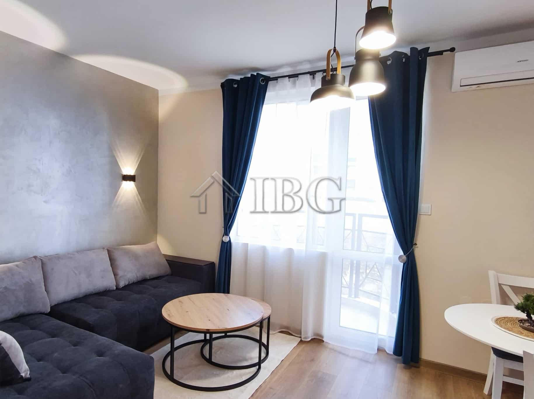 Furnished studio with balcony overlooking the sea in Sveti Vlas, perfect for relaxing holidays.
