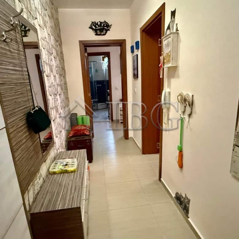 Bright 2-bedroom apartment with direct access to the beach in Nessebar. Modern interior and convenie.