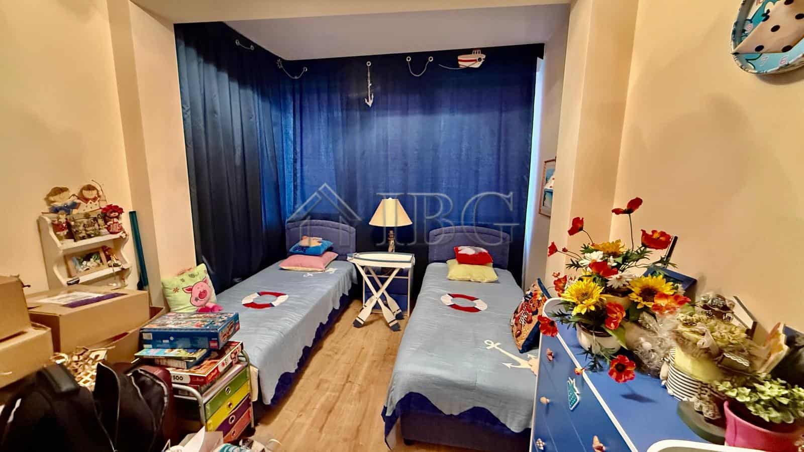Bright 2-bedroom apartment with direct access to the beach in Nessebar. Perfect for relaxing seaside.