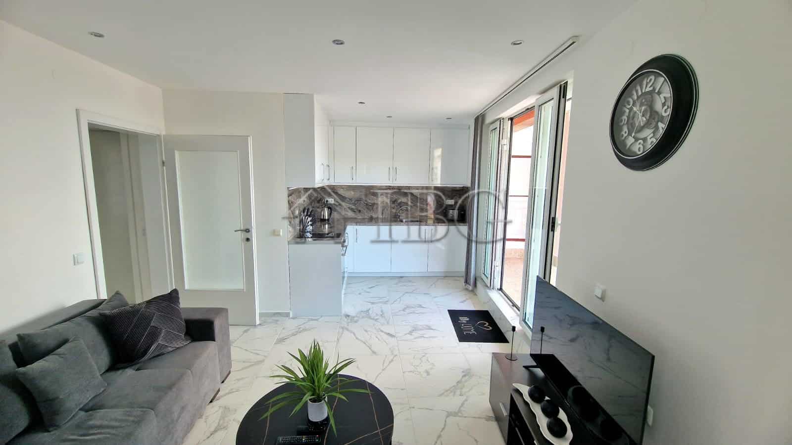 Bright renovated apartment with spacious terrace and stunning sea views in Sveti Vlas. Modern interi.