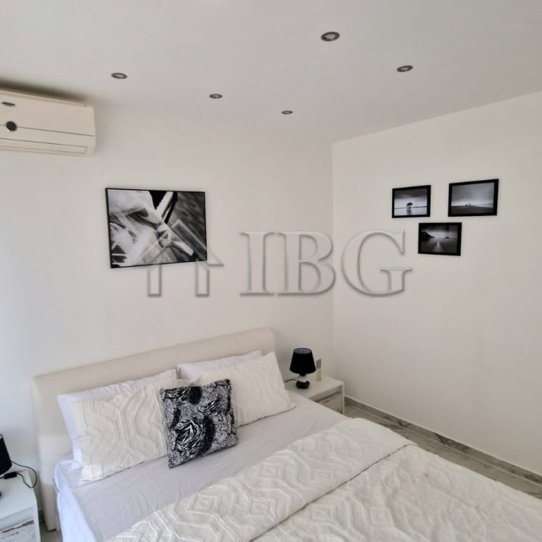 Bright bedroom with sea view and terrace in Sveti Vlas.