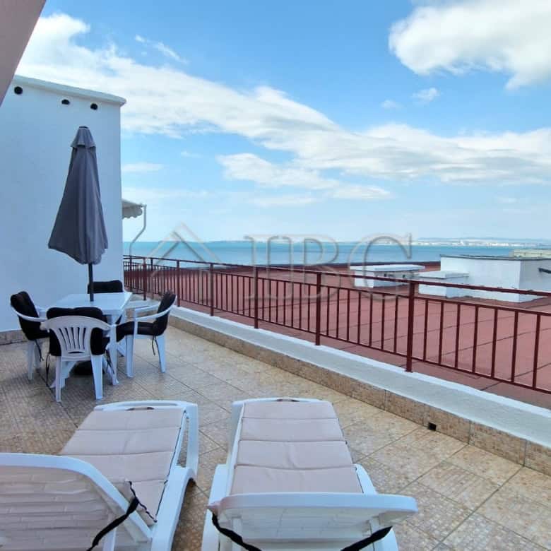 Bright apartment terrace overlooking the sea and marina. Perfect for relaxing and enjoying panoramic.