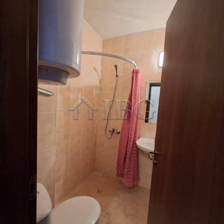 Furnished studio apartment with bathroom and shower in Sunny Beach, perfect for a comfortable stay.