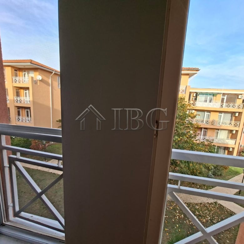 Bright furnished studio with balcony overlooking Sunny Beach. Perfect for a relaxing holiday or inve.
