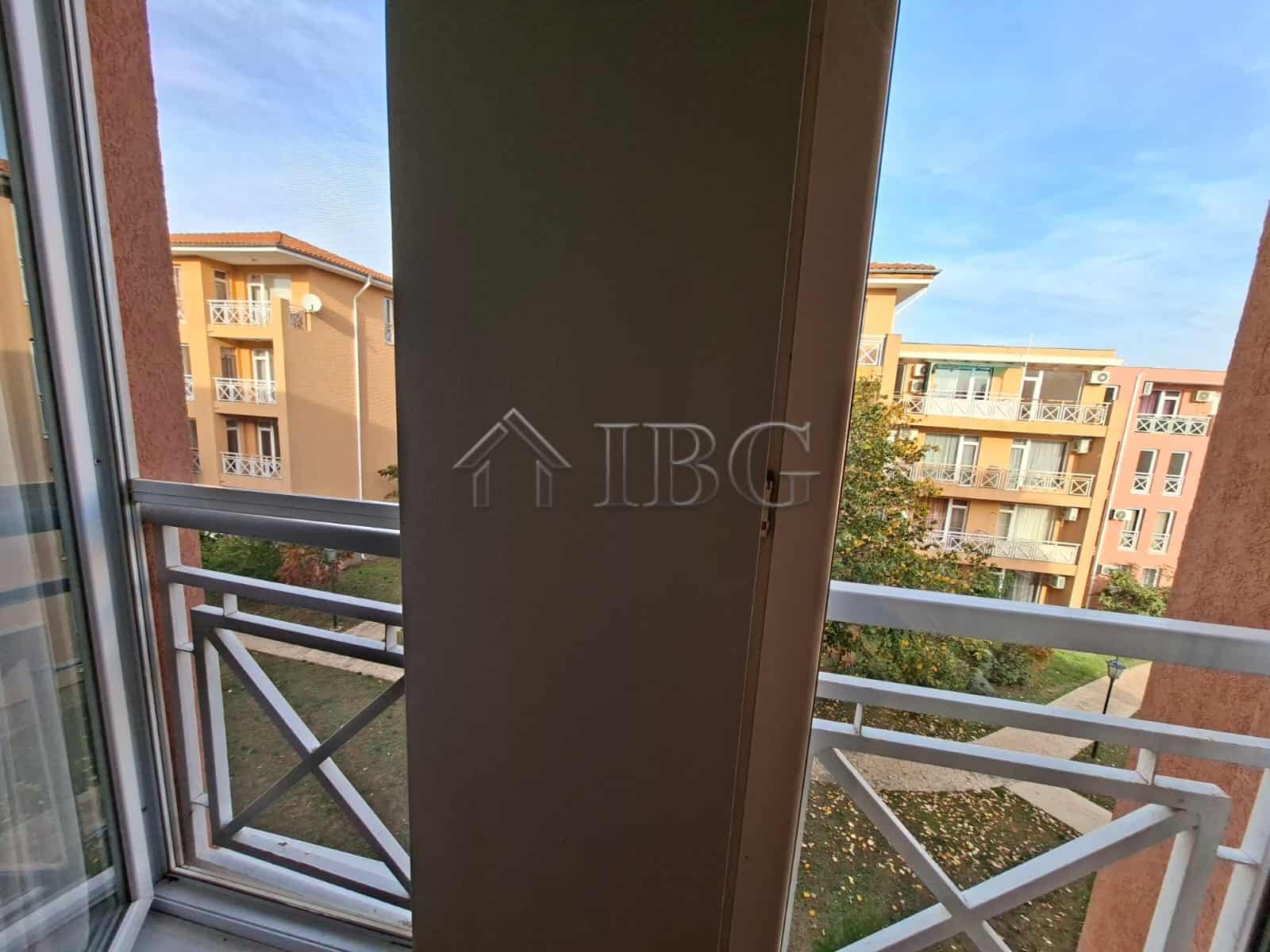 Bright furnished studio with balcony overlooking Sunny Beach. Perfect for a relaxing holiday or inve.