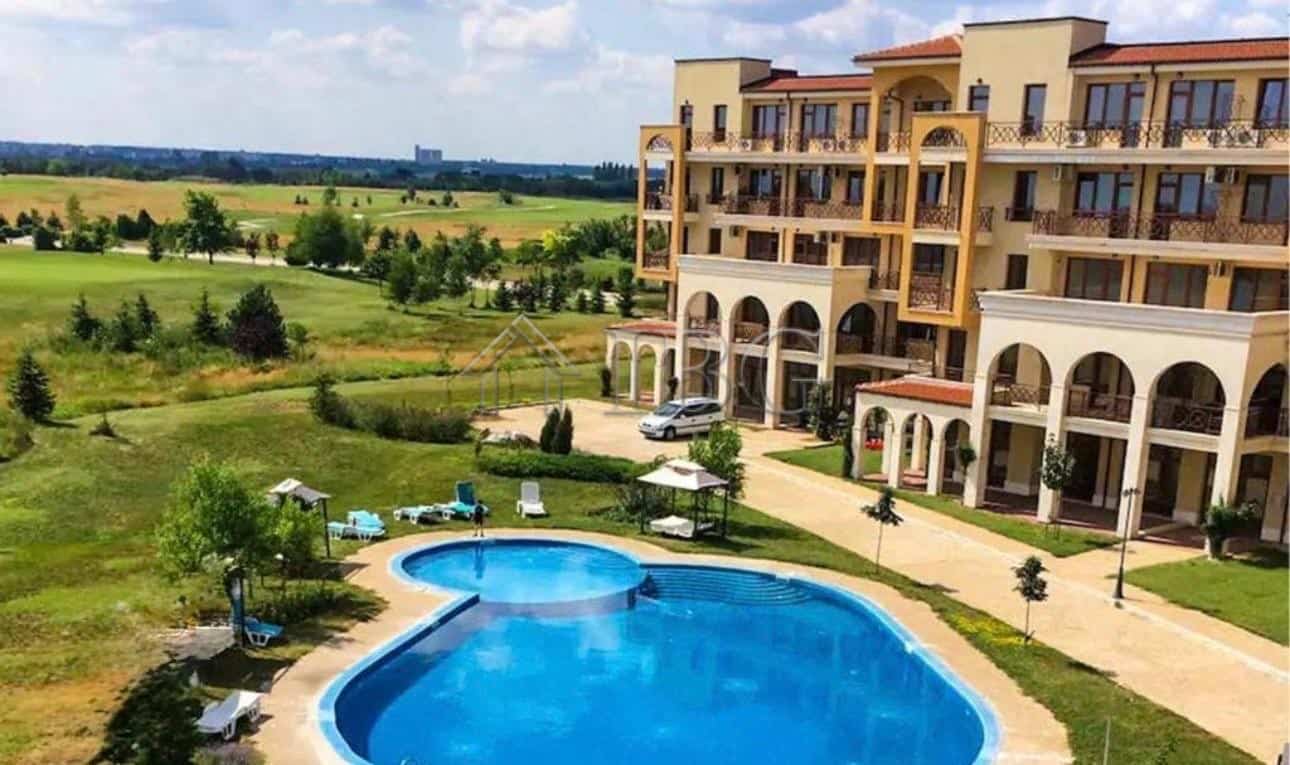 Modern 1-bedroom apartment with balcony, located on the 3rd floor at Lighthouse Golf & Spa Resort.