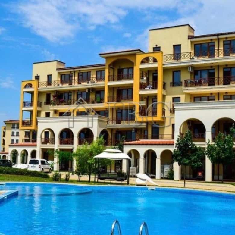 Luxury 1-bedroom apartment at Lighthouse Golf & Spa Resort with pool access and modern amenities.