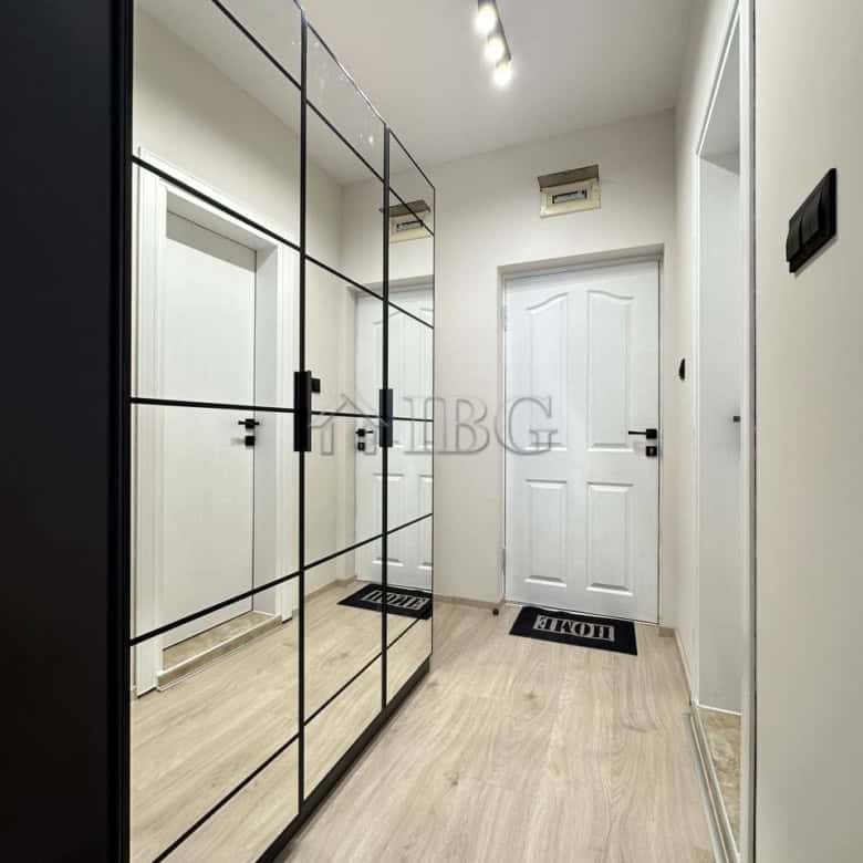 Bright entrance hall of a studio apartment in Panorama Bay 2, Sveti Vlas, featuring a large mirrored.