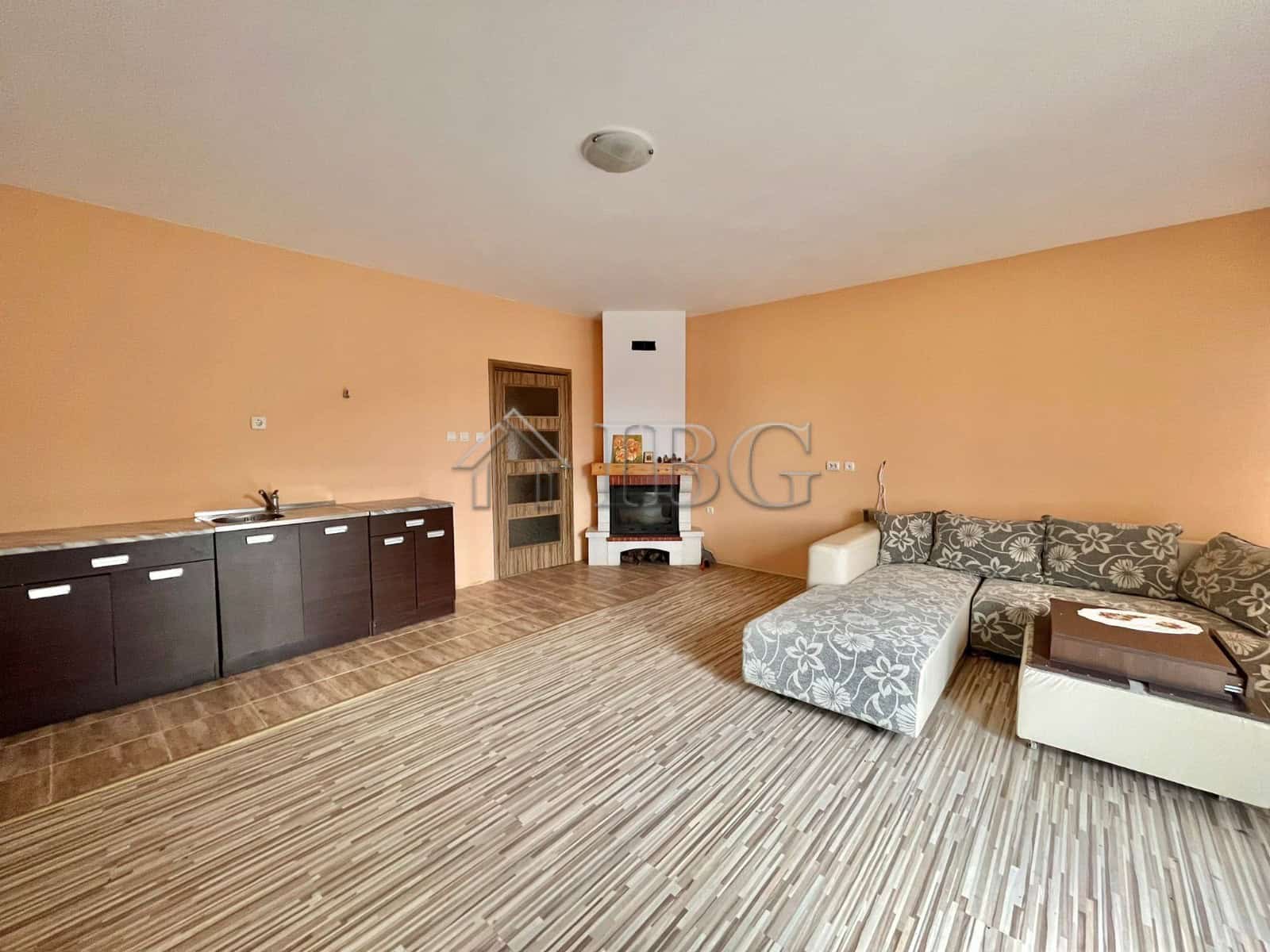 Spacious living room in a detached house with pool and no maintenance fees in Goritsa Village.