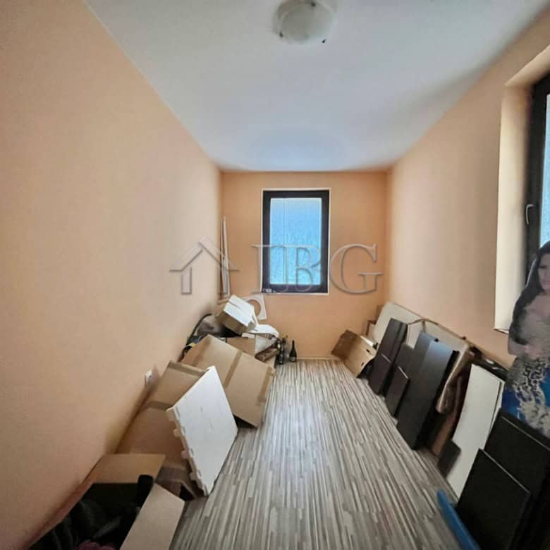 Detached house with pool in Goritsa Village, no maintenance fee included.