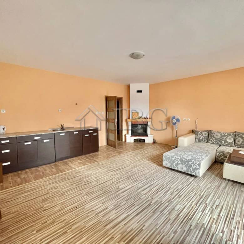 Spacious detached house with private pool, no maintenance fees, and modern living space in Goritsa V.
