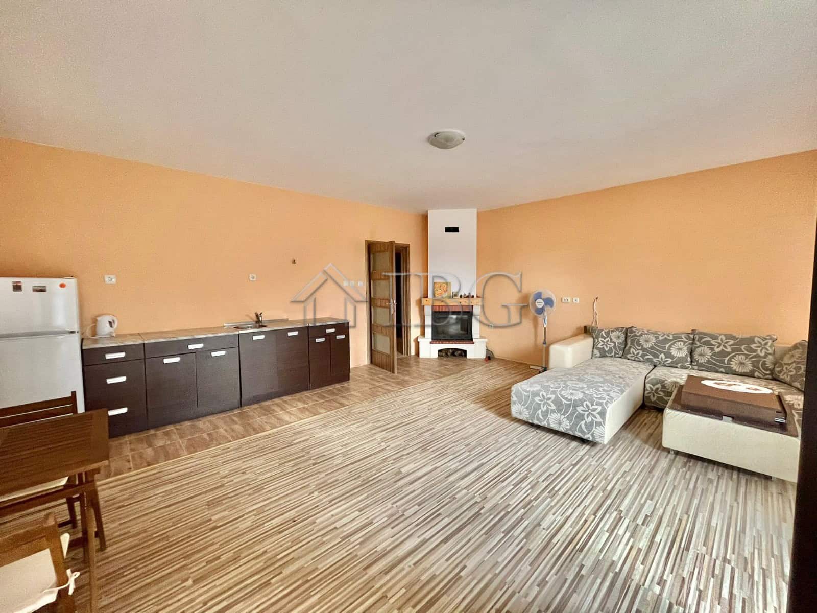 Spacious detached house with private pool, no maintenance fees, and modern living space in Goritsa V.