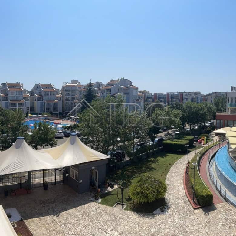 Bright 1-bedroom apartment with pool view in Sunny Beach, Cacao Beach area. Perfect for relaxing hol.